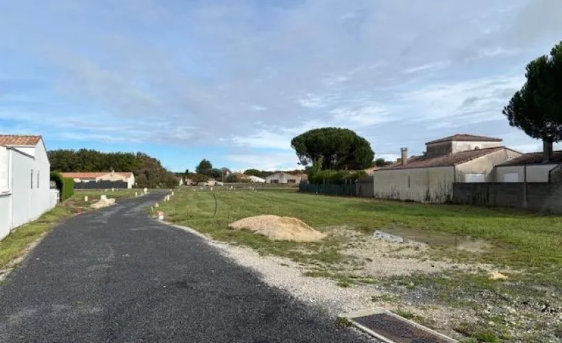 Image Terrain à bâtir de 252 m² à VAUX-SUR-MER (17)