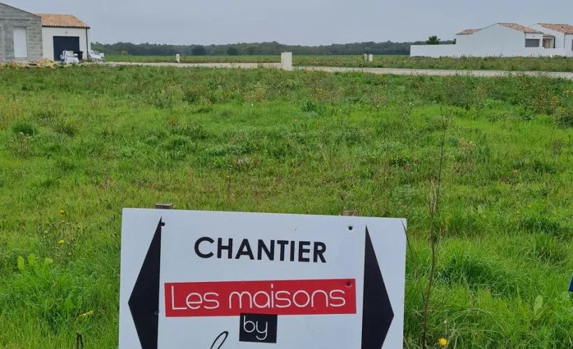 Image Terrain à bâtir de 239 m² à FORGES (17)