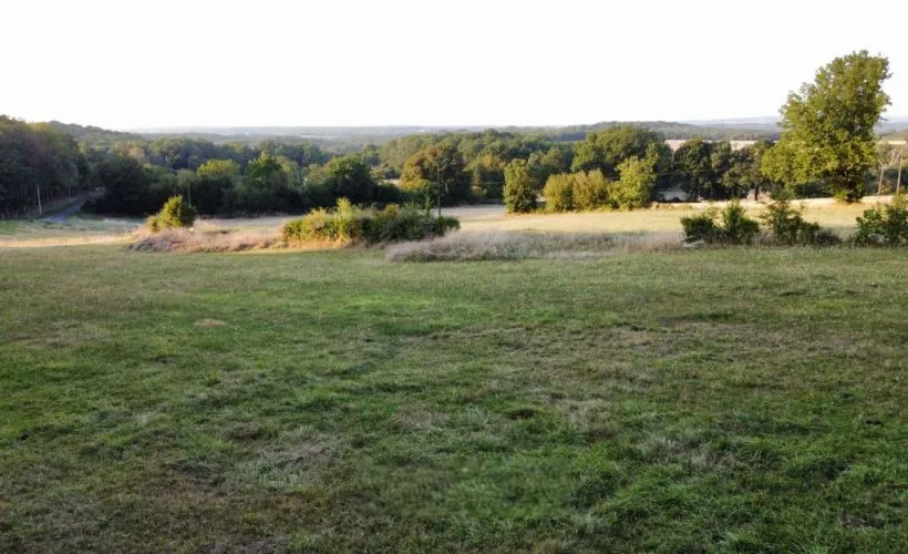 Image Terrain à bâtir de 401 m² à TOUVRE (16)