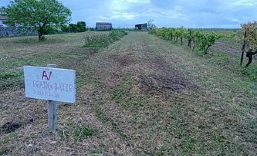 Image Terrain à bâtir de 2006 m² à ECHALLAT (16)