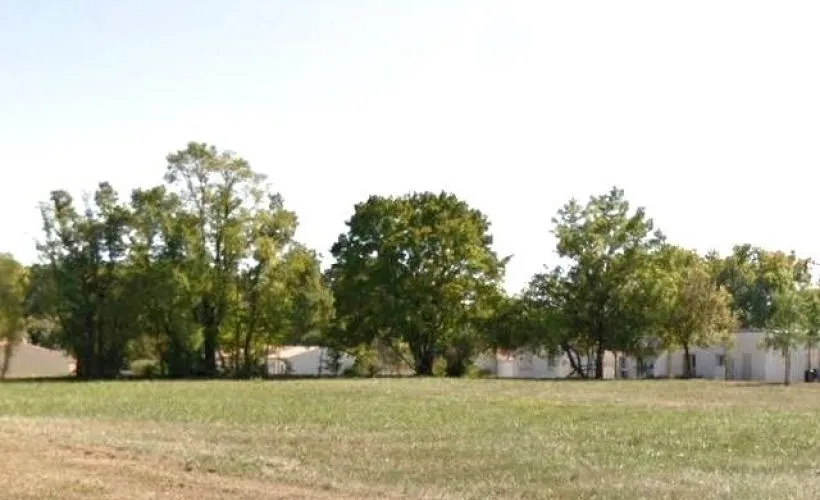 Image Terrain à bâtir de 702 m² à BUSSAC-SUR-CHARENTE (17)