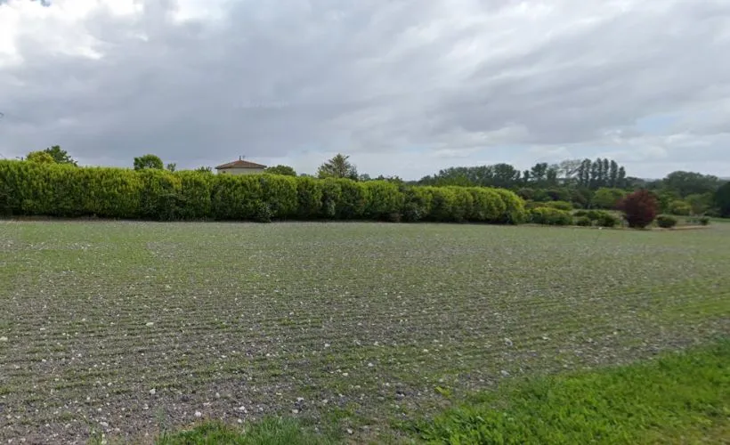 Image Terrain à bâtir de 600 m² à COLOMBIERS (17)