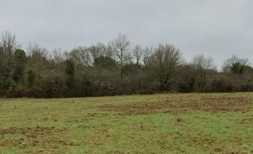 Image Terrain à bâtir de 1715 m² à SAINT-VAIZE (17)