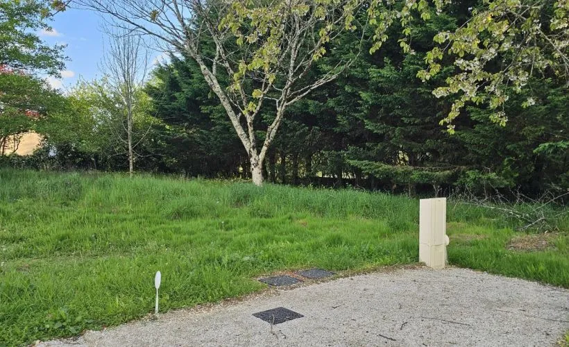 Image Terrain à bâtir de 423 m² à SOYAUX (16)