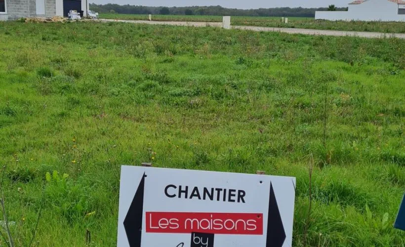 Image Terrain à bâtir de 486 m² à SAINT-LAURENT-DE-LA-PREE (17)