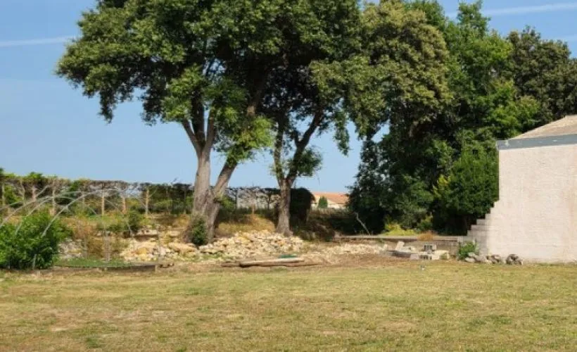Image Terrain à bâtir de 399 m² à SAINT-SULPICE-D'ARNOULT (17)