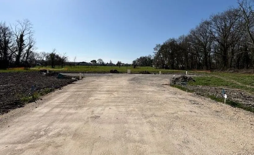 Image Terrain à bâtir de 491 m² à MEDIS (17)