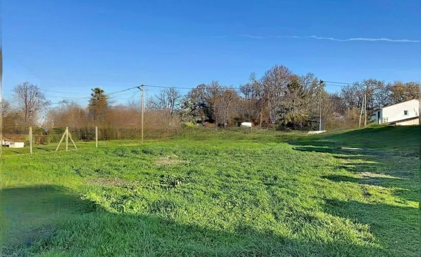 Image Terrain à bâtir de 1238 m² à ROYAN (17)
