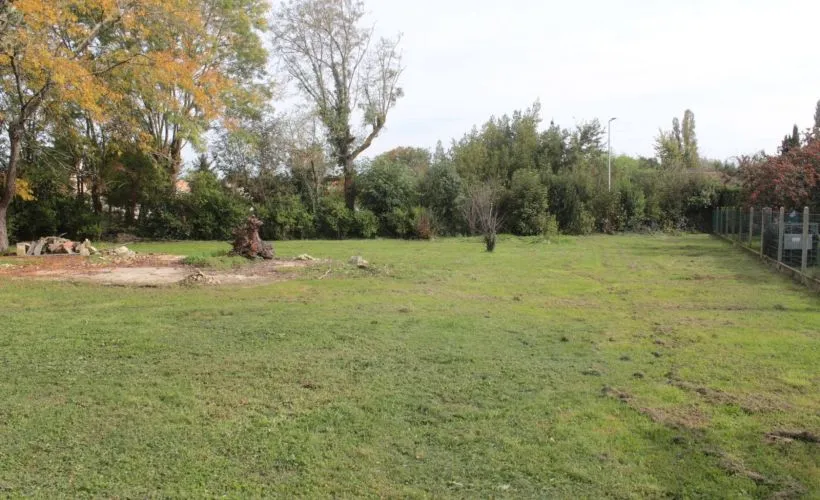 Image Terrain à bâtir de 778 m² à SAINT-GENIS-DE-SAINTONGE (17)