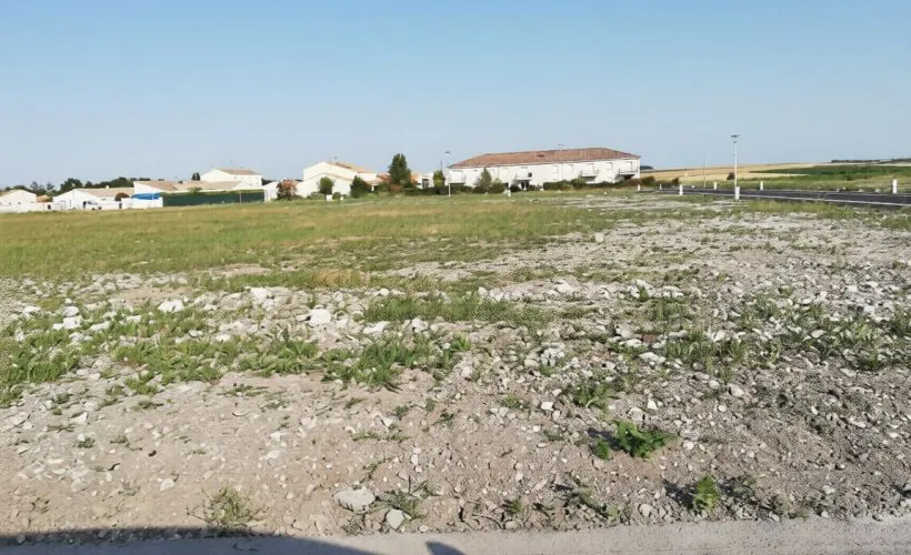 Image Terrain à bâtir de 674 m² à MEDIS (17)
