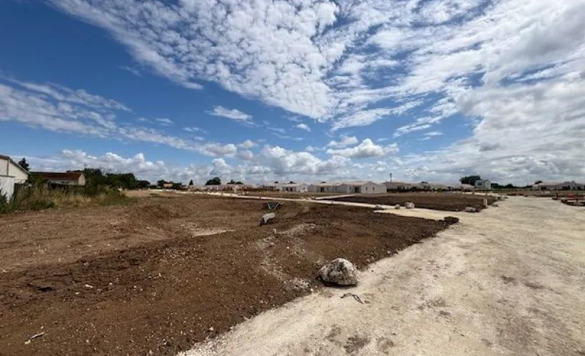 Image Terrain à bâtir de 701 m² à LE GUA (17)