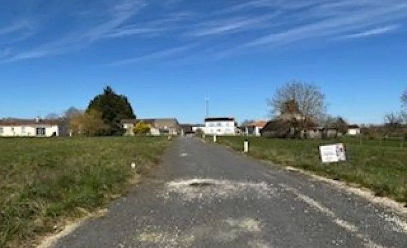 Image Terrain à bâtir de 511 m² à SAINT-GERMAIN-DU-SEUDRE (17)