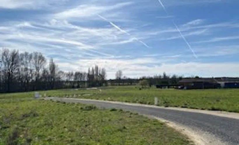 Image Terrain à bâtir de 661 m² à SAINT-GERMAIN-DU-SEUDRE (17)