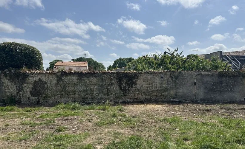 Image Terrain à bâtir de 249 m² à DOMPIERRE-SUR-MER (17)