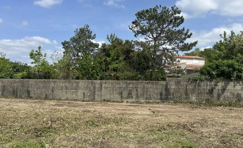 Image Terrain à bâtir de 391 m² à DOMPIERRE-SUR-MER (17)