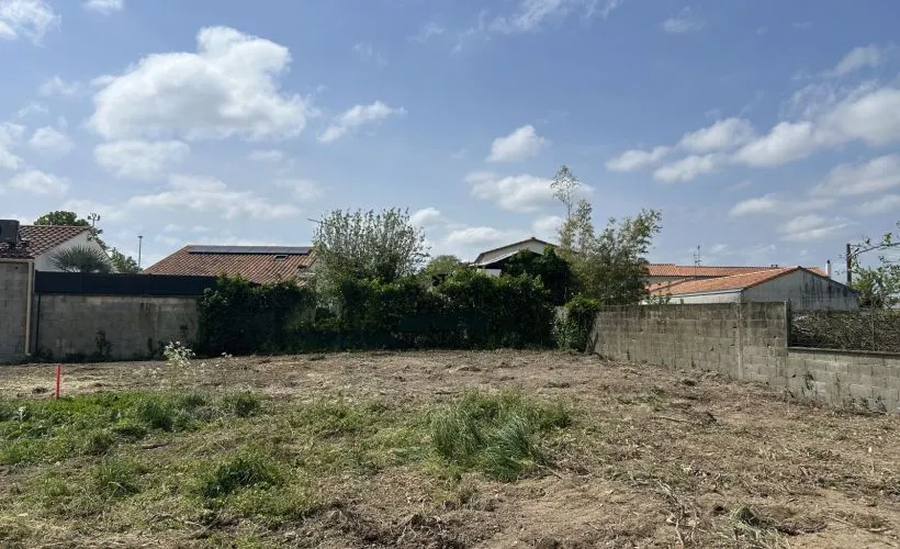 Image Terrain à bâtir de 473 m² à DOMPIERRE-SUR-MER (17)