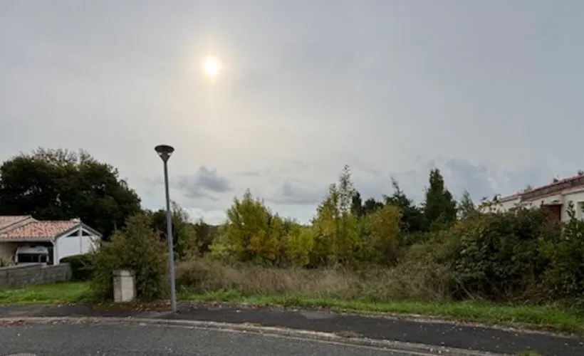 Image Terrain à bâtir de 722 m² à ROYAN (17)