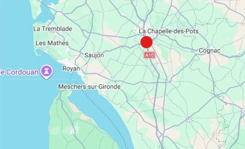 Image Terrain à bâtir de 468 m² à LA CHAPELLE-DES-POTS (17)
