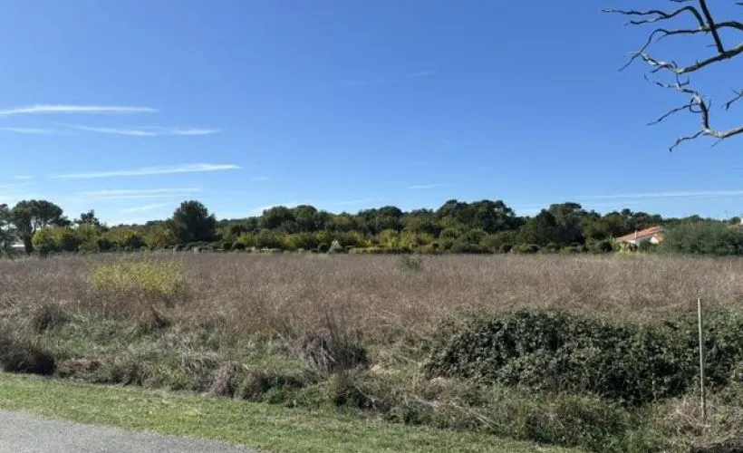 Image Terrain à bâtir de 590 m² à SAINT-PALAIS-SUR-MER (17)