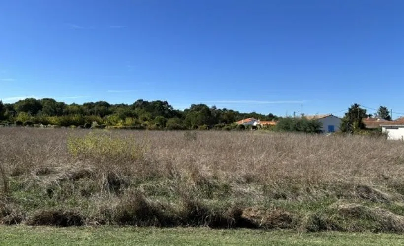Image Terrain à bâtir de 590 m² à SAINT-PALAIS-SUR-MER (17)