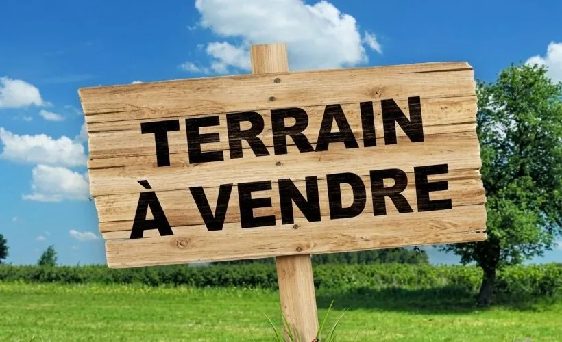 Image Terrain à bâtir de 750 m² à TESSON (17)