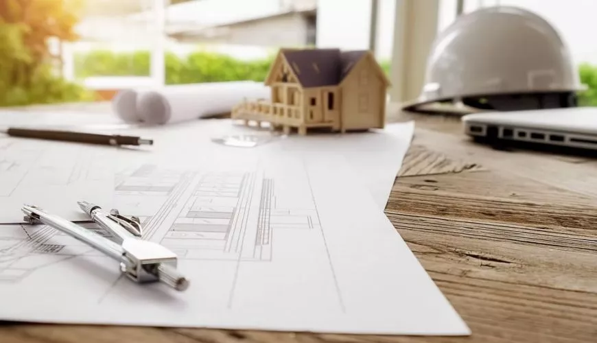 Comment construire sur un terrain en pente ?