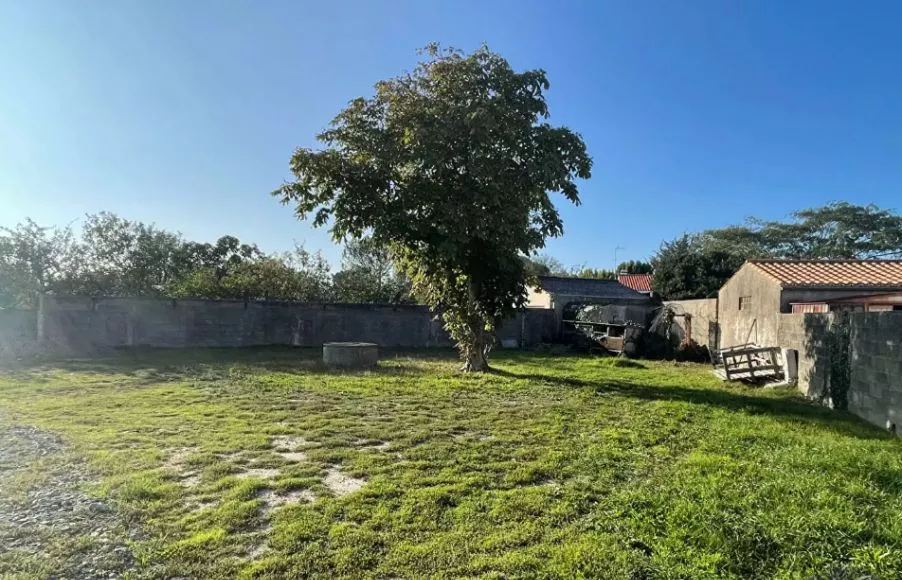 Image Terrain à bâtir de 480 m² à SALLERTAINE (85)