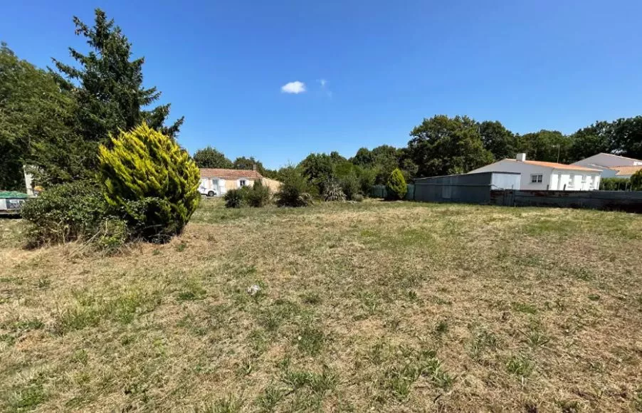 Image Terrain à bâtir de 457 m² à APREMONT (85)