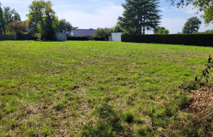 Image Terrain à bâtir de 1452 m² à LA CHAPELLE-SUR-ERDRE (44)