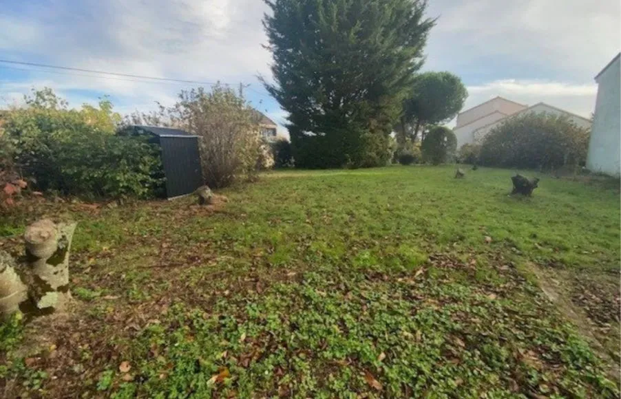 Image Terrain à bâtir de 471 m² à BOUGUENAIS (44)