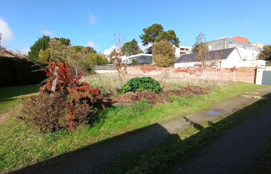 Image Terrain à bâtir de 420 m² à SAINT-HERBLAIN (44)