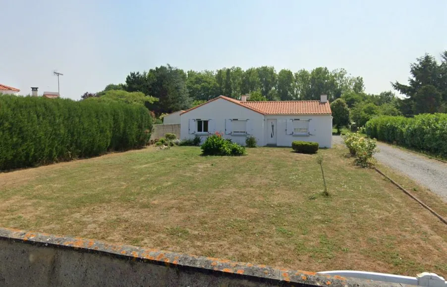 Image Terrain à bâtir de 380 m² à CHAUMES-EN-RETZ (44)